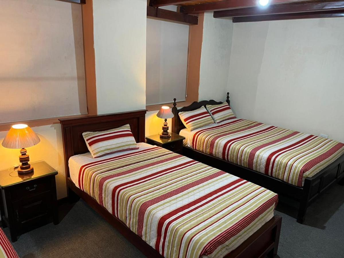 Hostal Victoria กีโต ภายนอก รูปภาพ