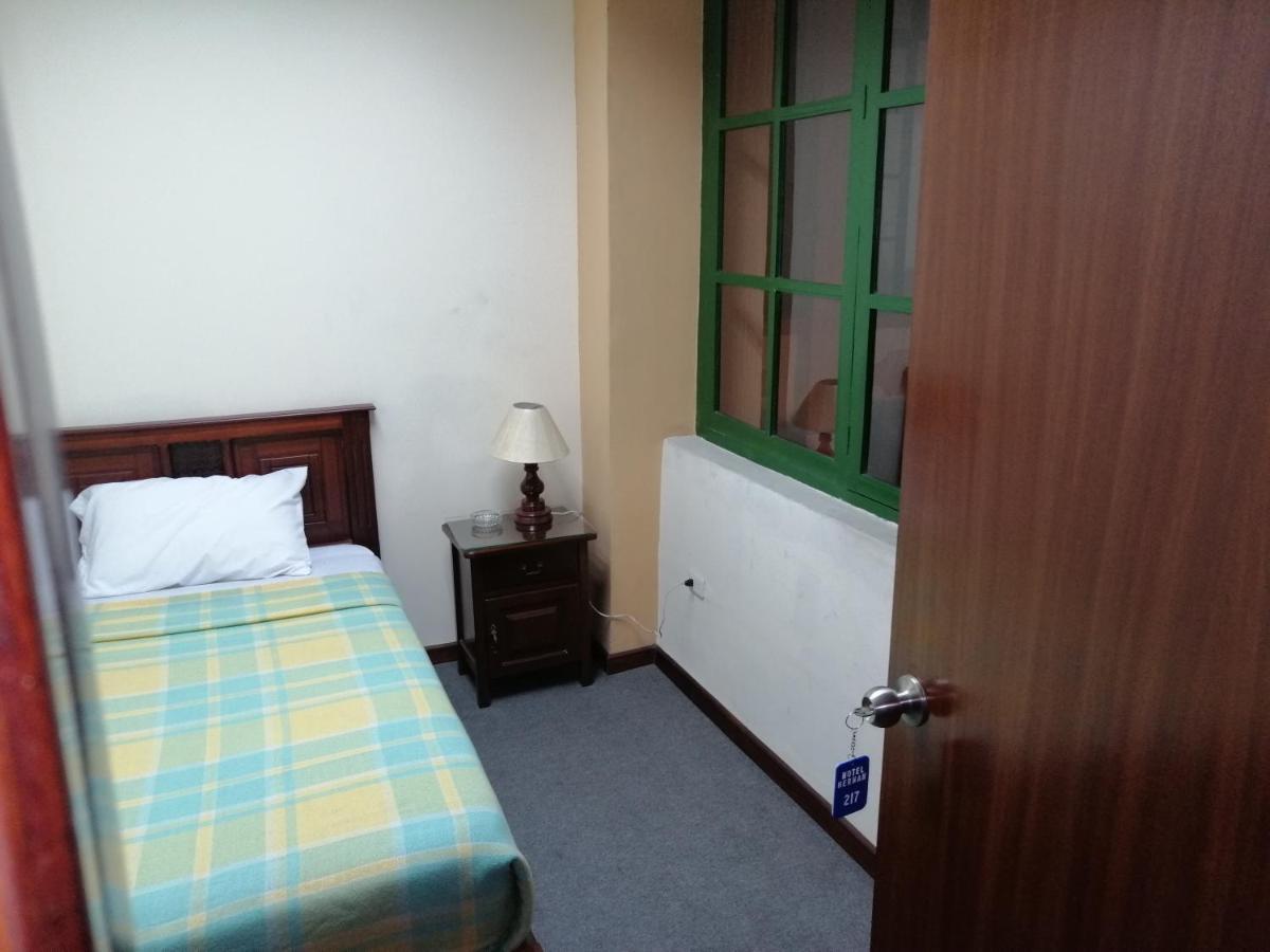 Hostal Victoria กีโต ภายนอก รูปภาพ
