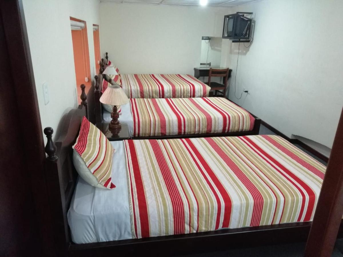 Hostal Victoria กีโต ภายนอก รูปภาพ