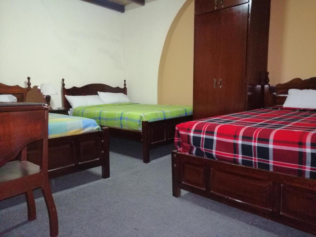 Hostal Victoria กีโต ภายนอก รูปภาพ