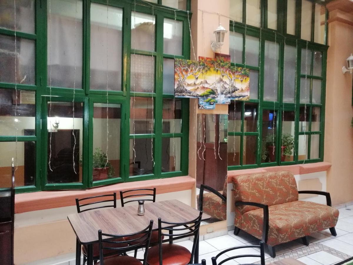 Hostal Victoria กีโต ภายนอก รูปภาพ
