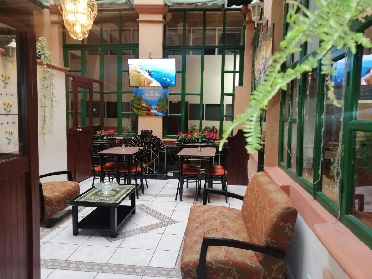 Hostal Victoria กีโต ภายนอก รูปภาพ