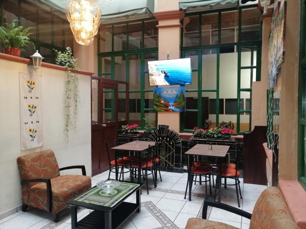 Hostal Victoria กีโต ภายนอก รูปภาพ