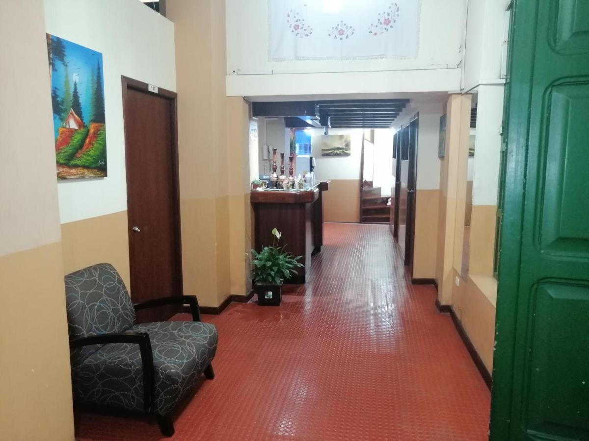 Hostal Victoria กีโต ภายนอก รูปภาพ