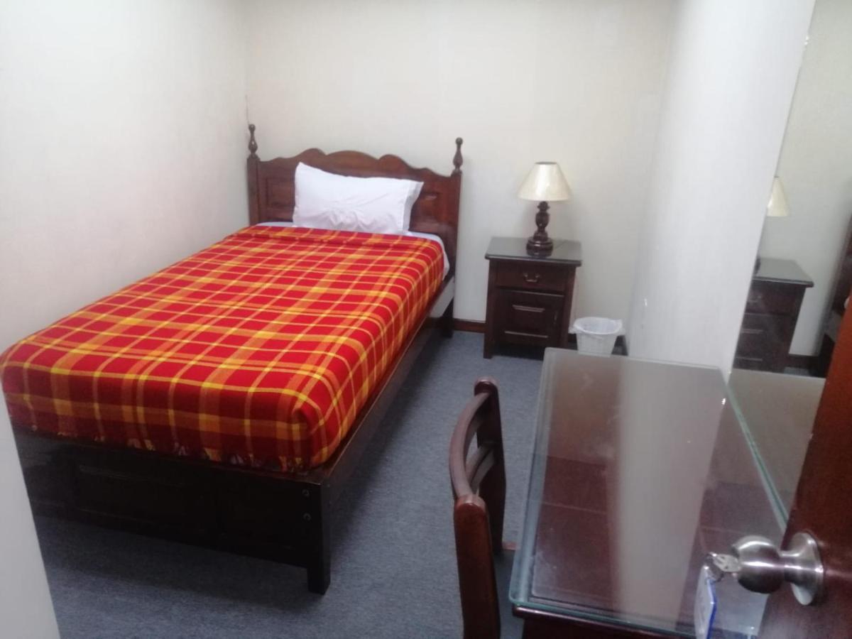 Hostal Victoria กีโต ภายนอก รูปภาพ