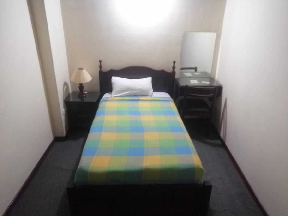 Hostal Victoria กีโต ภายนอก รูปภาพ
