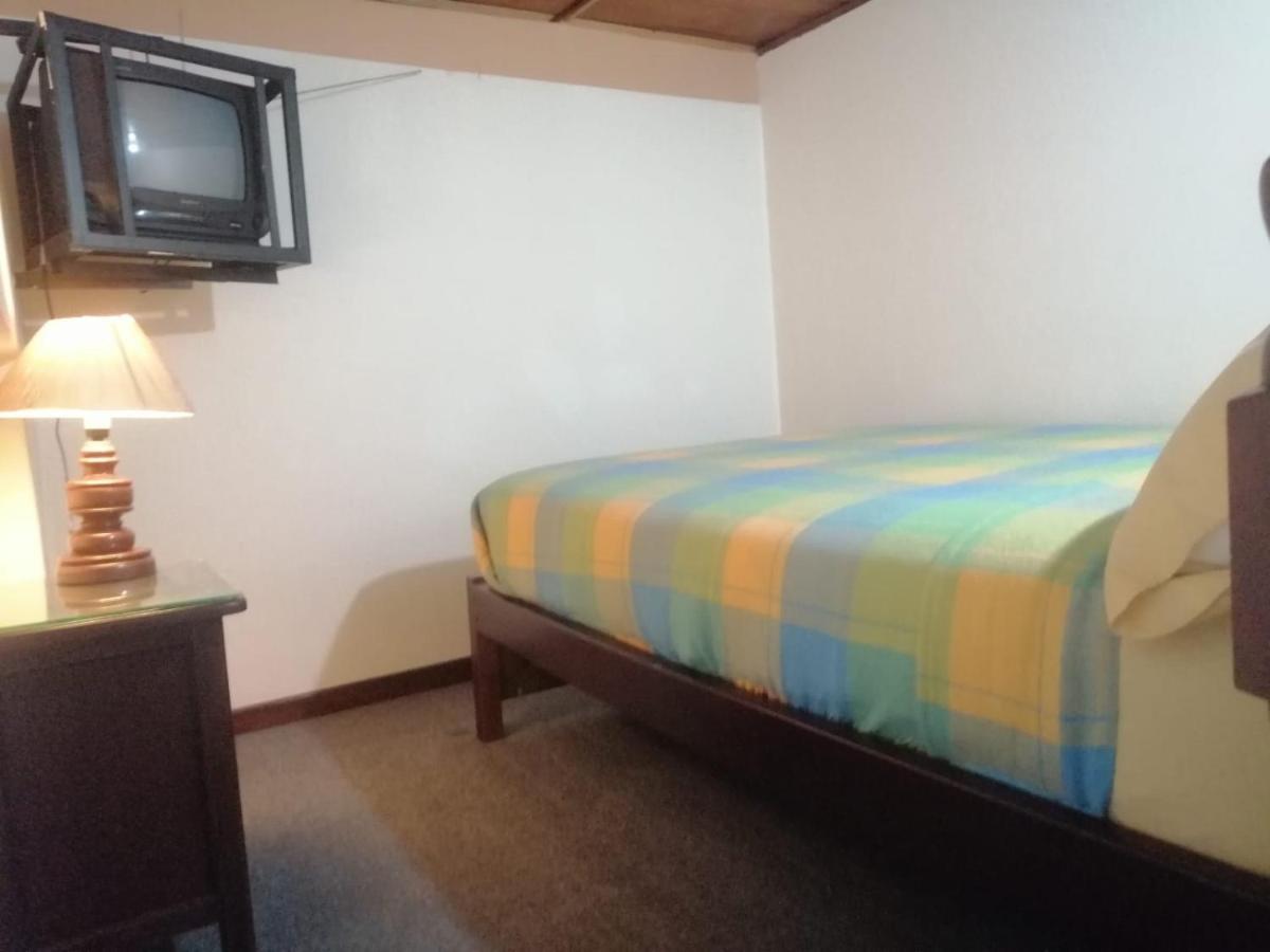 Hostal Victoria กีโต ภายนอก รูปภาพ